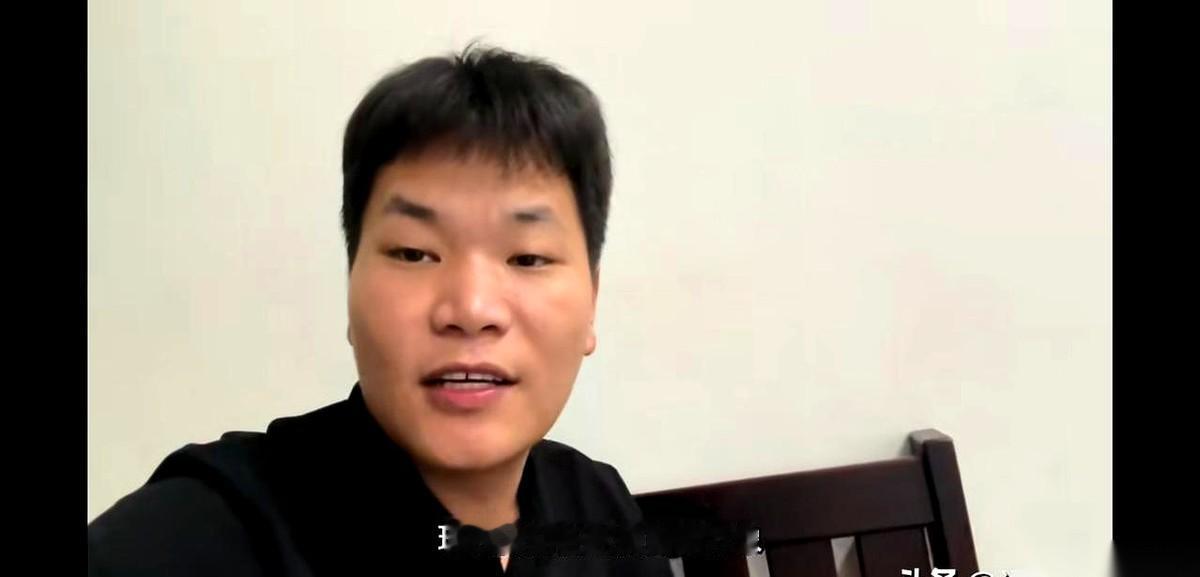 刷到一个在老挝盖房子的哥们，卡半道了，预算蹭蹭往上涨，整个人都懵了。结果评论区