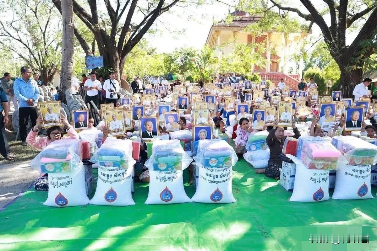 洪森真是铁公鸡一毛不拔，再这样下去，洪森恐怕大事不妙？泰柬冲突，国王西哈莫尼虽没