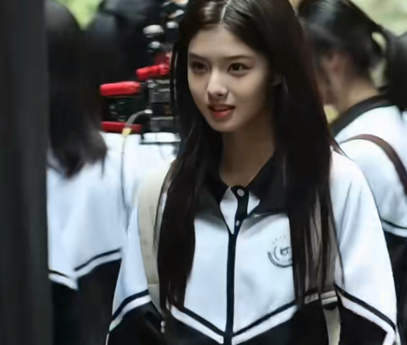 艾米《阿禅》路透，一整个青春洋溢好精致又软萌的小猫