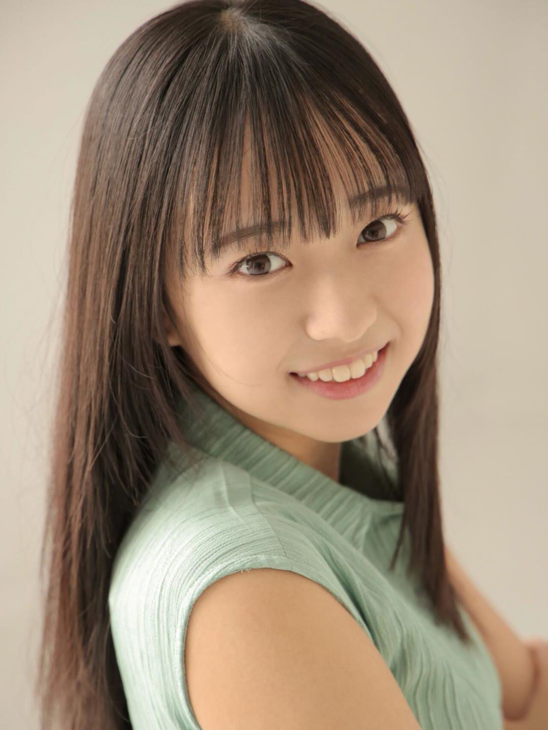 元气少女就像生活里的小太阳，微笑如阳光般温暖。当一个人成为元气少女，或许就是走运