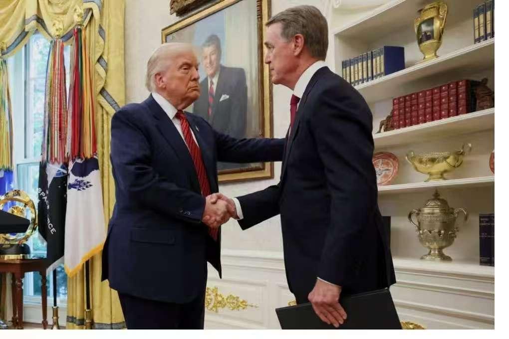 1月2号，特朗普在与日本首相高市早苗举行了25分钟的电话通话之后，很快在自己的别