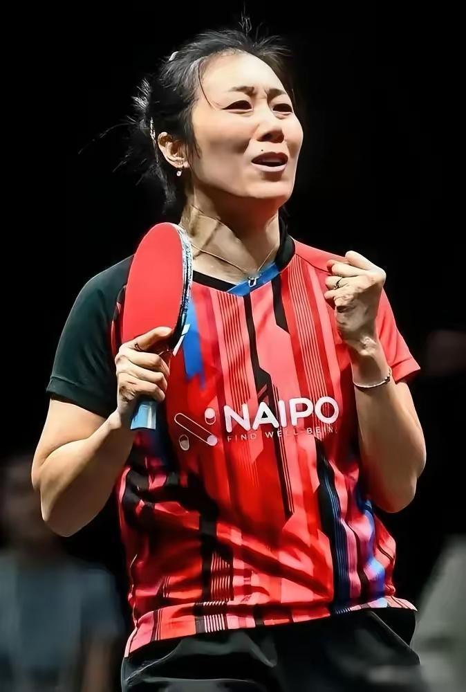 43岁韩莹，拿命打球为养家两次跟腱断裂，打了6钢钉，仍在德国联赛拼杀。德国联