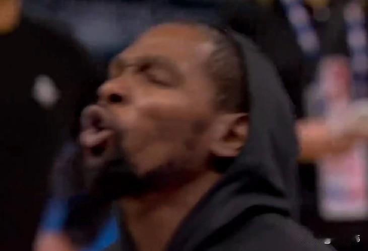 还得是阿杜！杜兰特回到昔日老东家雷霆的主场，不过，迎接杜兰特的，不是欢呼声，而是