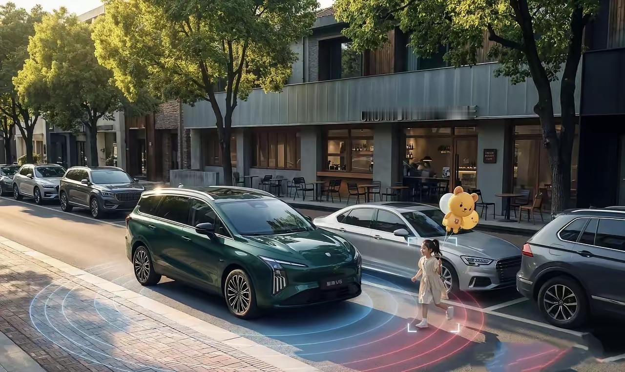 同事卖掉了燃油车，换成了新能源车，开了两年，告诉我们说：1、省钱是真的。电费
