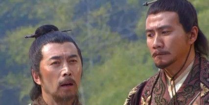 1369年，朱元璋问谋士朱升：“咱封你什么爵位？”朱升听后直接跪倒在地：“微臣年