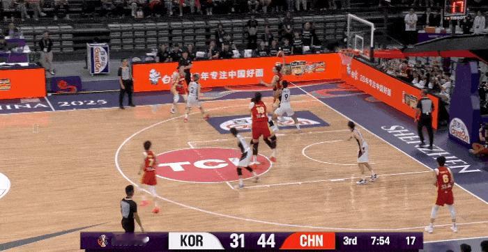 中国女篮之所以能大胜韩国女篮，我觉得与宫鲁鸣指导的临场战术调整有一定关系，下半场