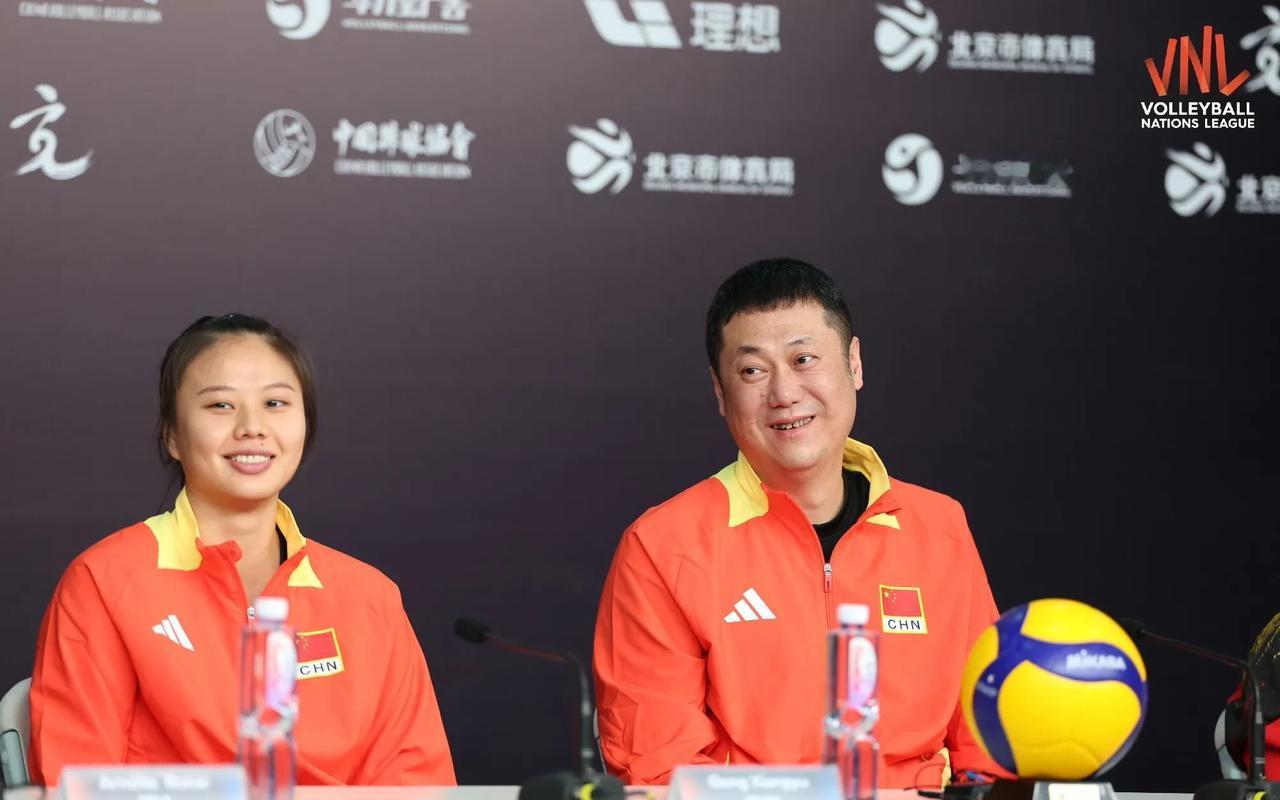 央视不转播中国女排参加的世界女排联赛，这么多年来还是头一回！今晚19:30，中