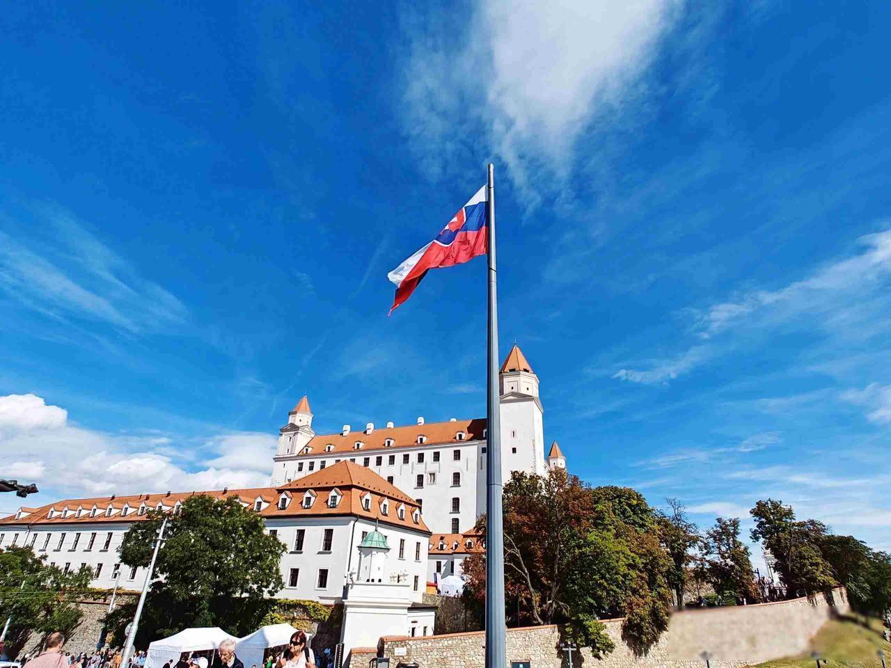 中国突然出手，欧盟措手不及，捷克企业成首批靶子4月23号，欧盟发布了第20轮