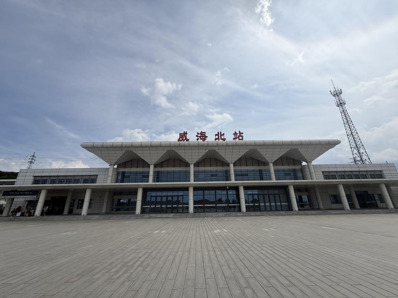 这一次短暂来威海，看到了很多我们老大哥烟台应该向威海学习的地方：首先
