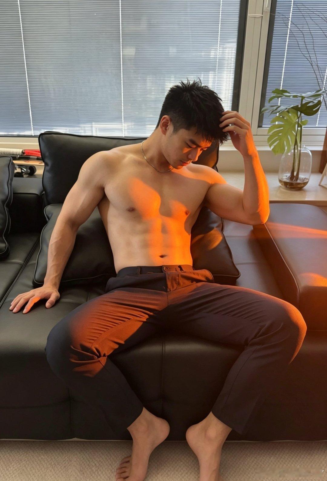 很爱看肌肉男体育生类型体育生​​​