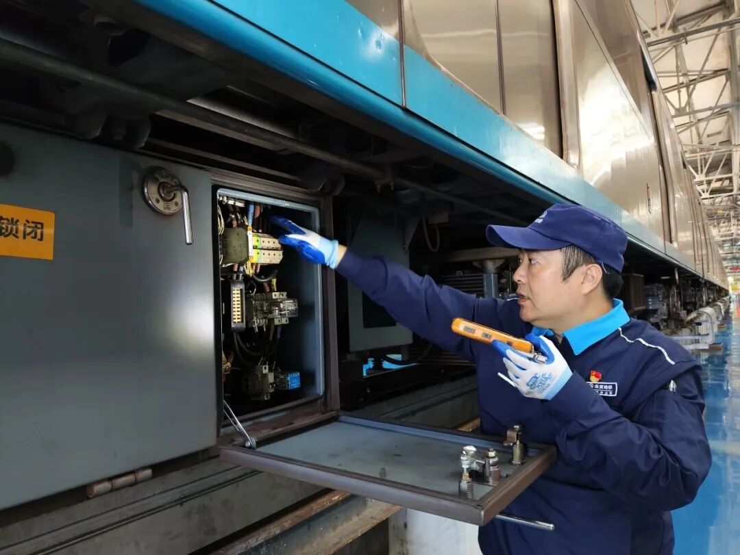 北京地铁10号线列车换装自主可控国产化车辆核心系统