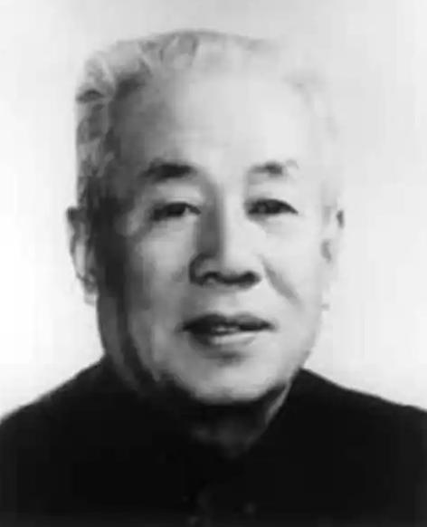 谁能想到，潜伏多年从未露出破绽的地下党员王冶秋，竟在自家院子撞破围堵，身份暴露瞬