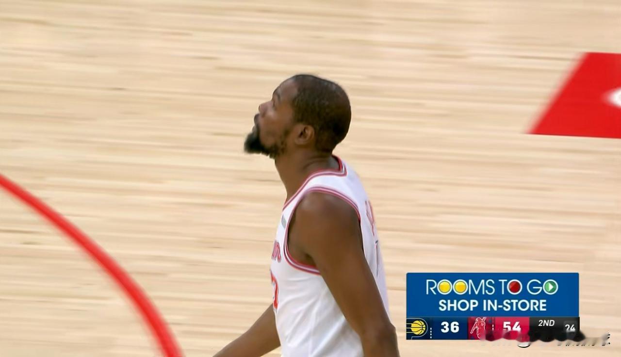 火箭超级巨星杜兰特真是太让人费解了！在今天火箭主场迎战步行者的比赛中，目前双方半