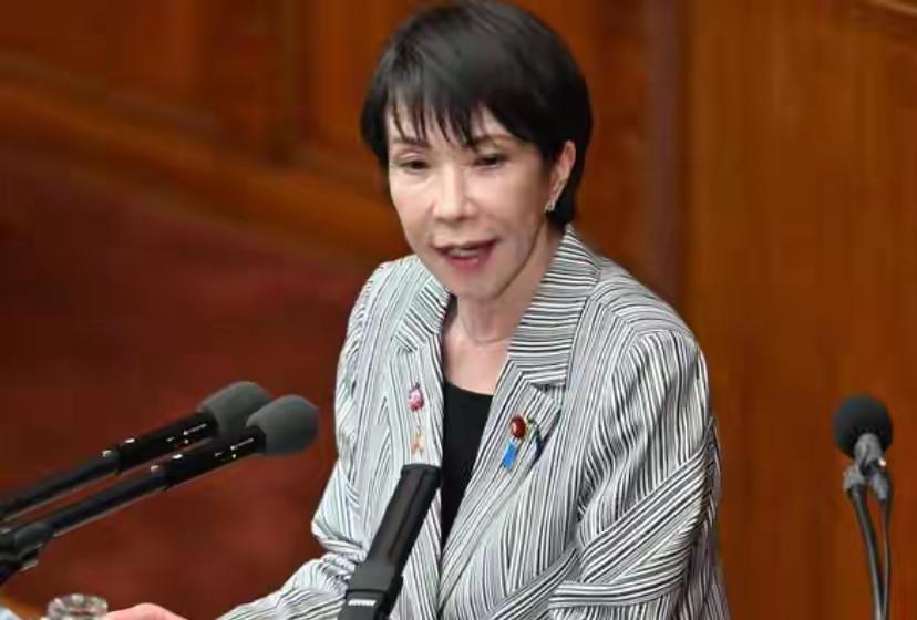 日本传奇大佬怒撕高市！把国家往火坑里推，内外夹击扛不住了家人们，日本政坛炸