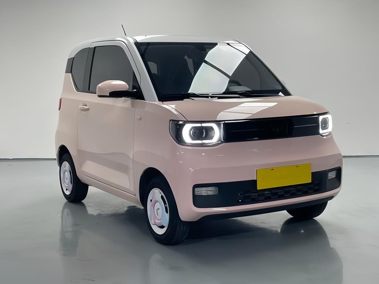 五菱宏光MINIEV2022款马卡龙臻享款，现在卖大概1.6万-1.9万，想出