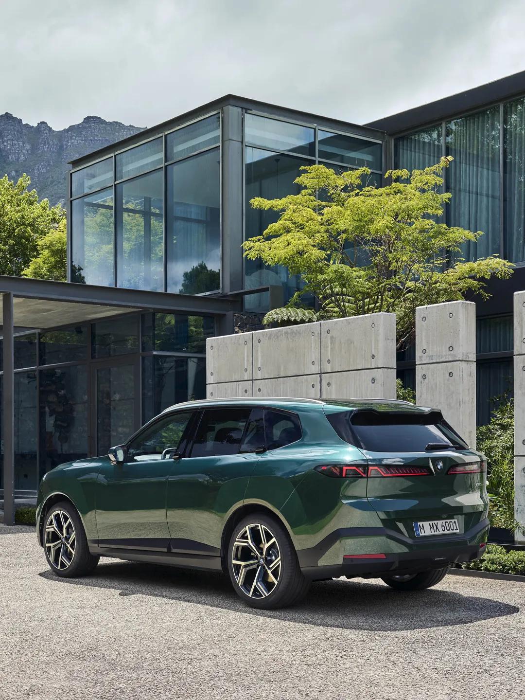 最近，宝马在北美推出第五代2027款X540xDrive，采用全新Neue