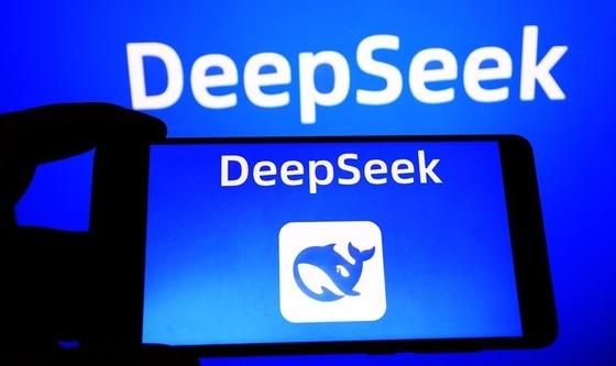 中国数据研究中心7月发布的竞争力榜单里，DeepSeek综合得分93.5，仅次于