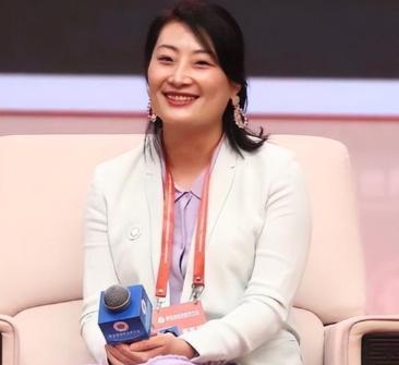宗馥莉不行？不如支持农夫山泉宗馥莉的路走偏了不是个人能力不强也不是没