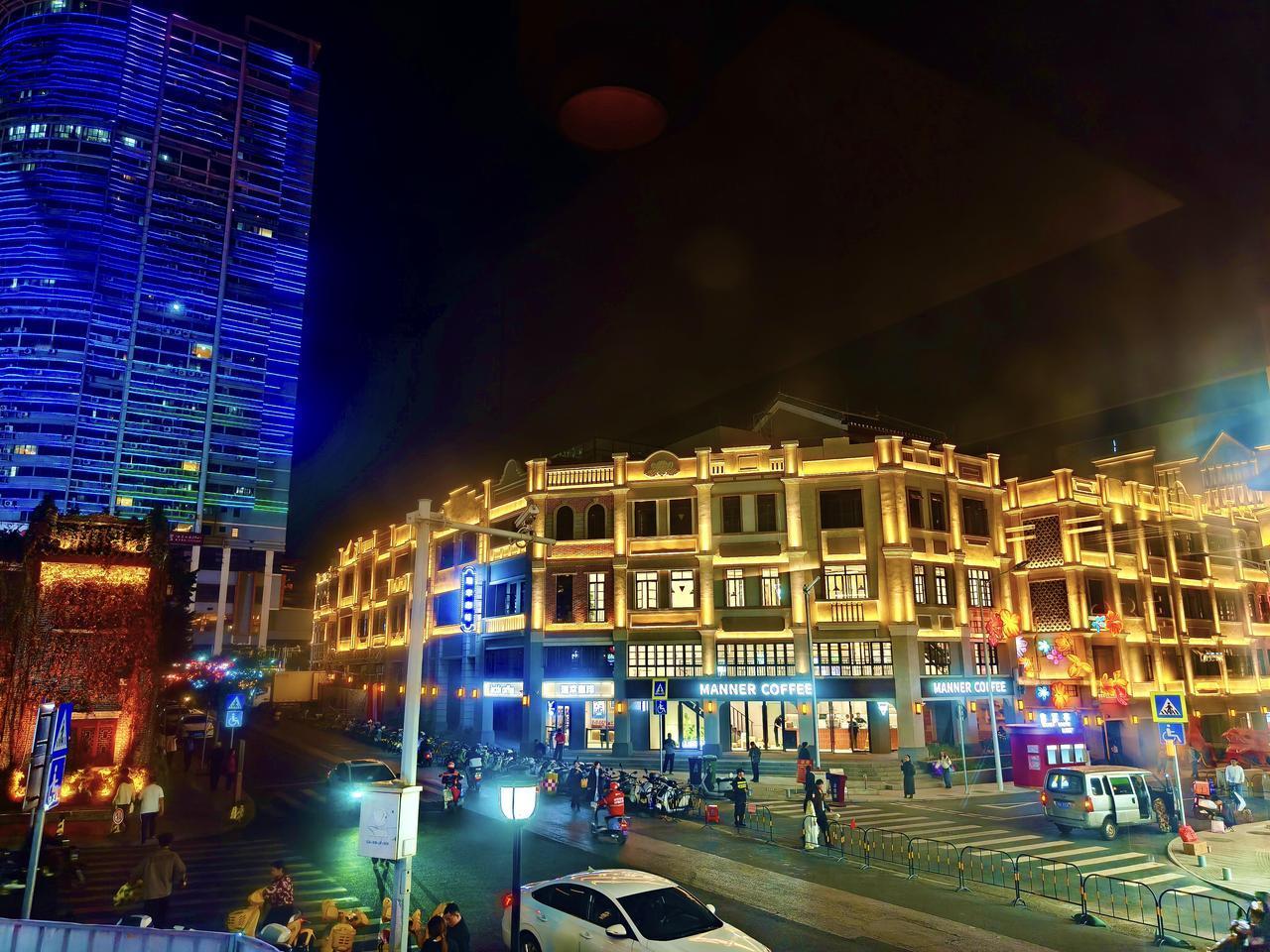 广西省会南宁市中心的中心地带，新华街解放路，经历十年的拆迁旧改，现在总算差不多搞