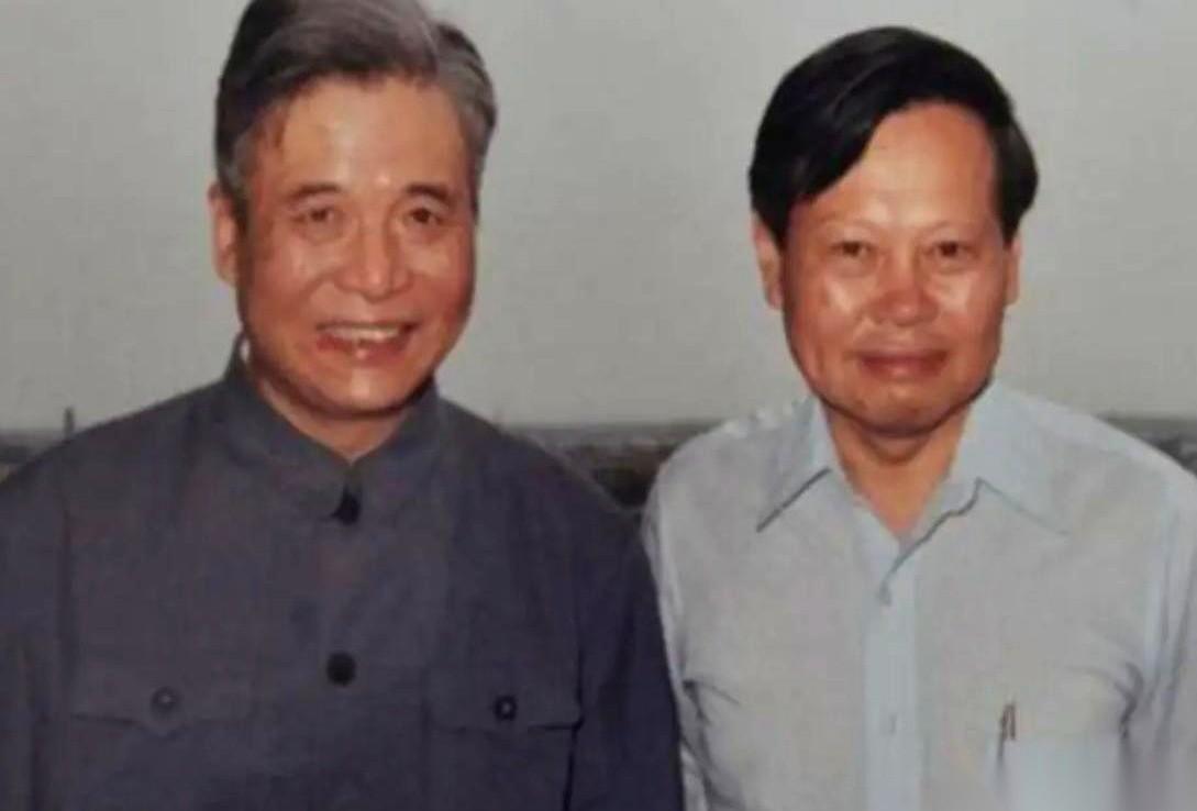 原子弹，奖金10块。氢弹，奖金10块。当邓稼先平静地说出这两个数字时，来看他