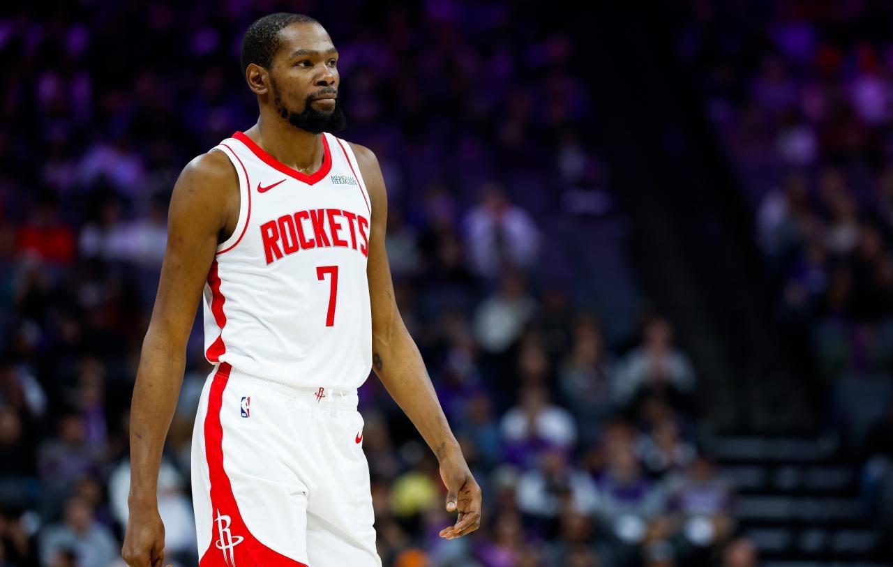 火箭队四连胜，杜兰特杀疯了！谁能想到，35岁的他竟成了休斯顿的救命稻草？这哪