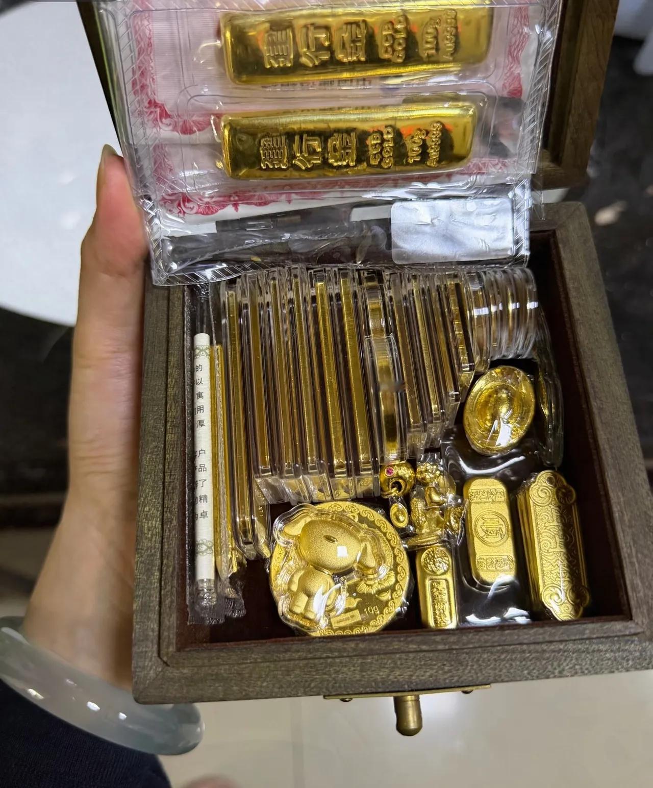 紧急通知！11月10日到11月11日，很多人都在大量抛售黄金，不仅是因为涨了