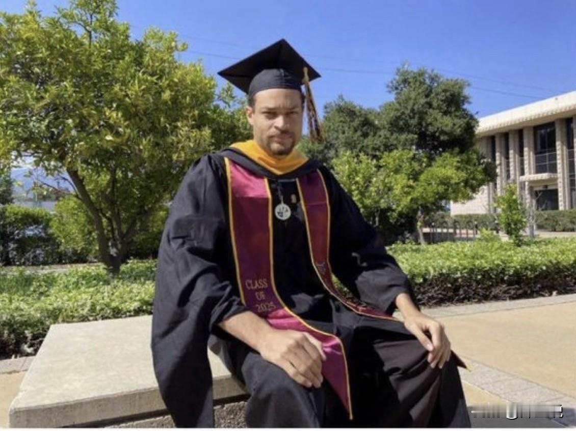 白宫晚宴枪手身份持续披露，科尔・托马斯・艾伦，1995年4月11日出生