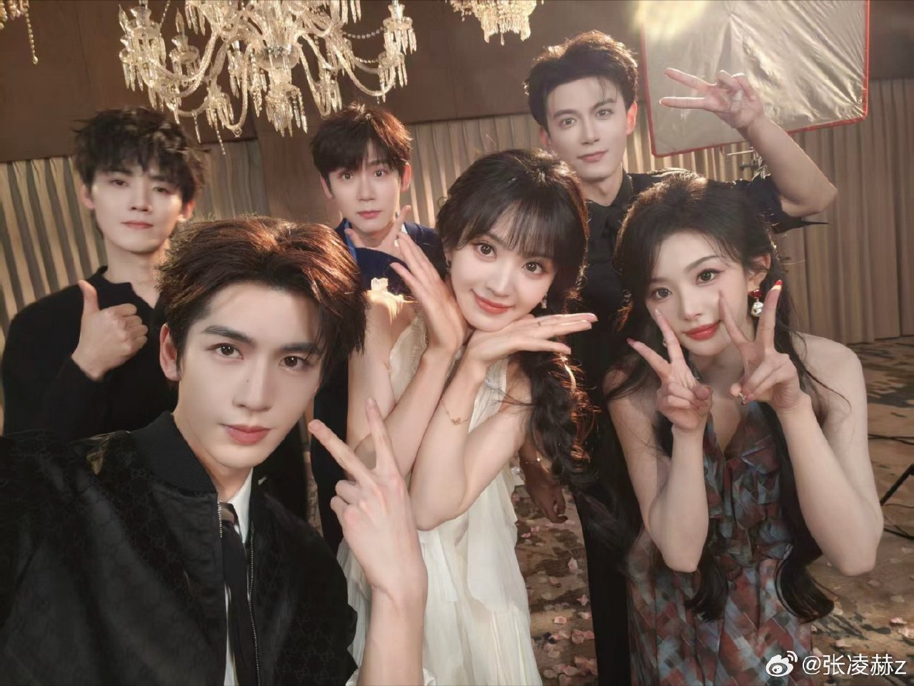 哦买嘎张凌赫田曦薇田作之赫拍了婚纱照，田作之赫请二搭