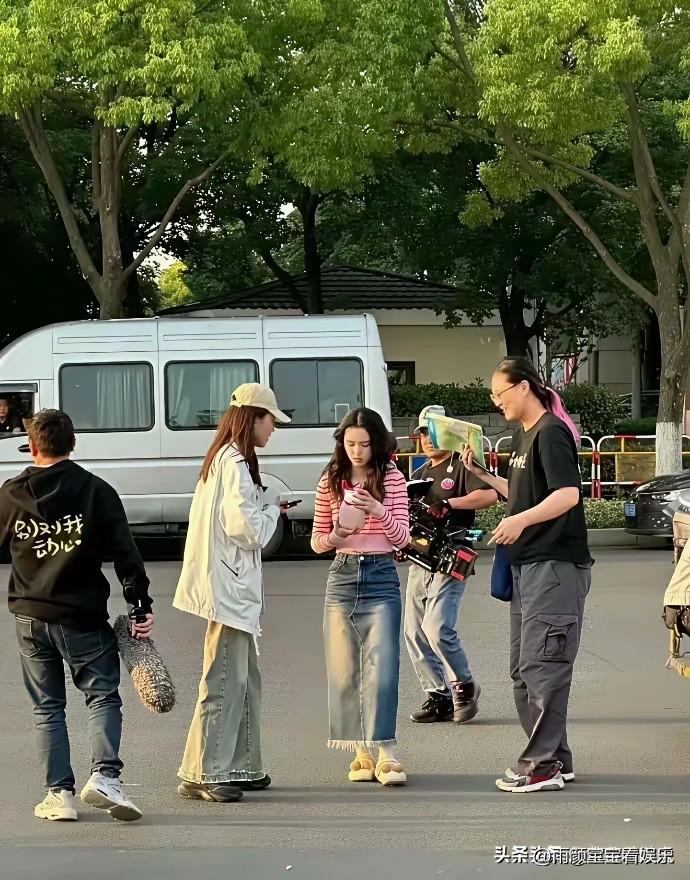 万万没想到，女神现实中那么小只。