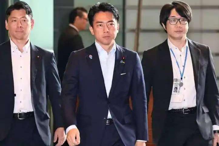 11月18日，日本《读卖新闻》报道:“防卫大臣小泉进次郎披露，14日日本海上自卫