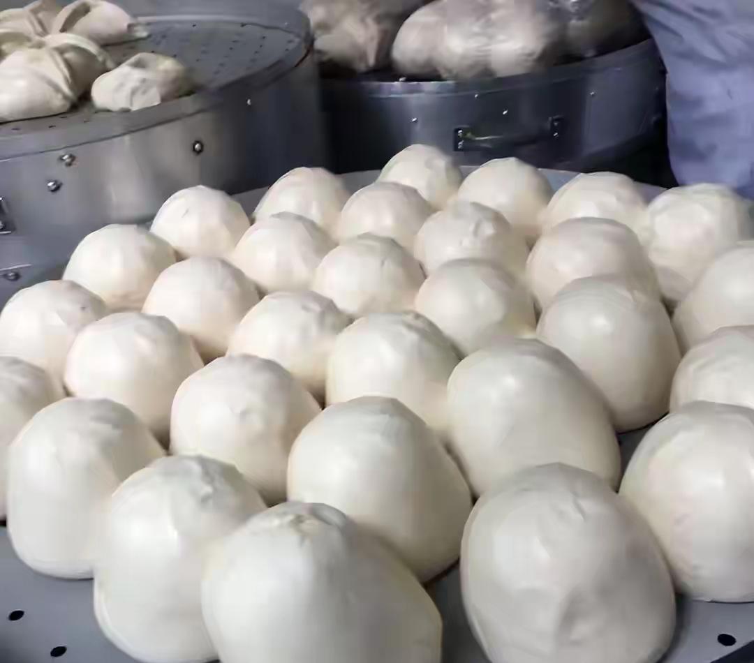 50斤面粉，24斤水，出70斤馒头。一个5毛，350个全卖完，扣掉面粉钱和杂
