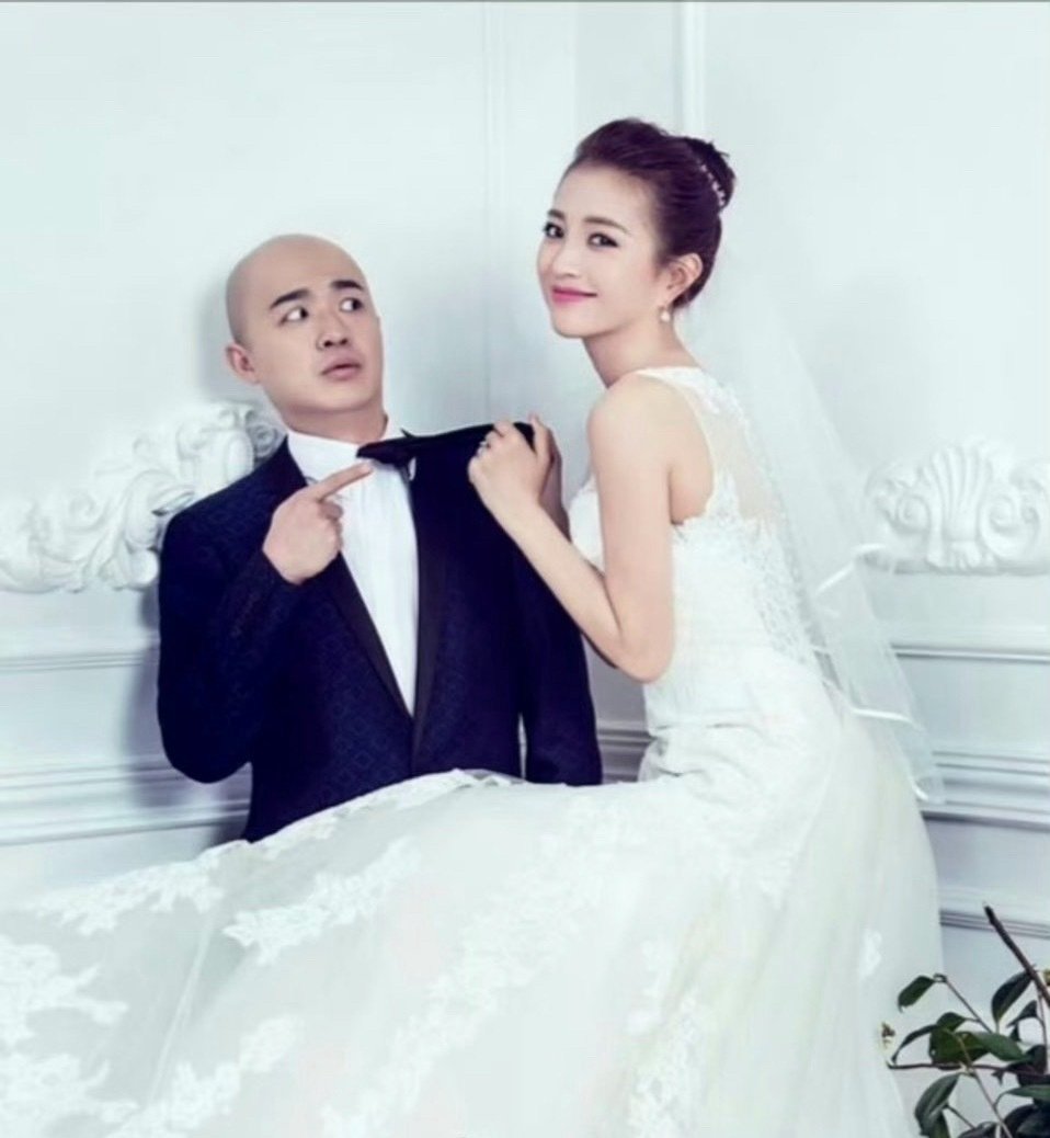 我不能理解这两个人一个是包贝尔的老婆包文婧，一个是王祖蓝的老婆李亚男。这两个女的有着相似的认知：有点