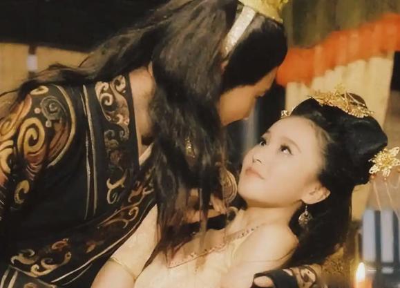 聊个野史：311年，匈奴大单于刘曜攻破洛阳之后，得意洋洋地问皇后羊献容：“我和