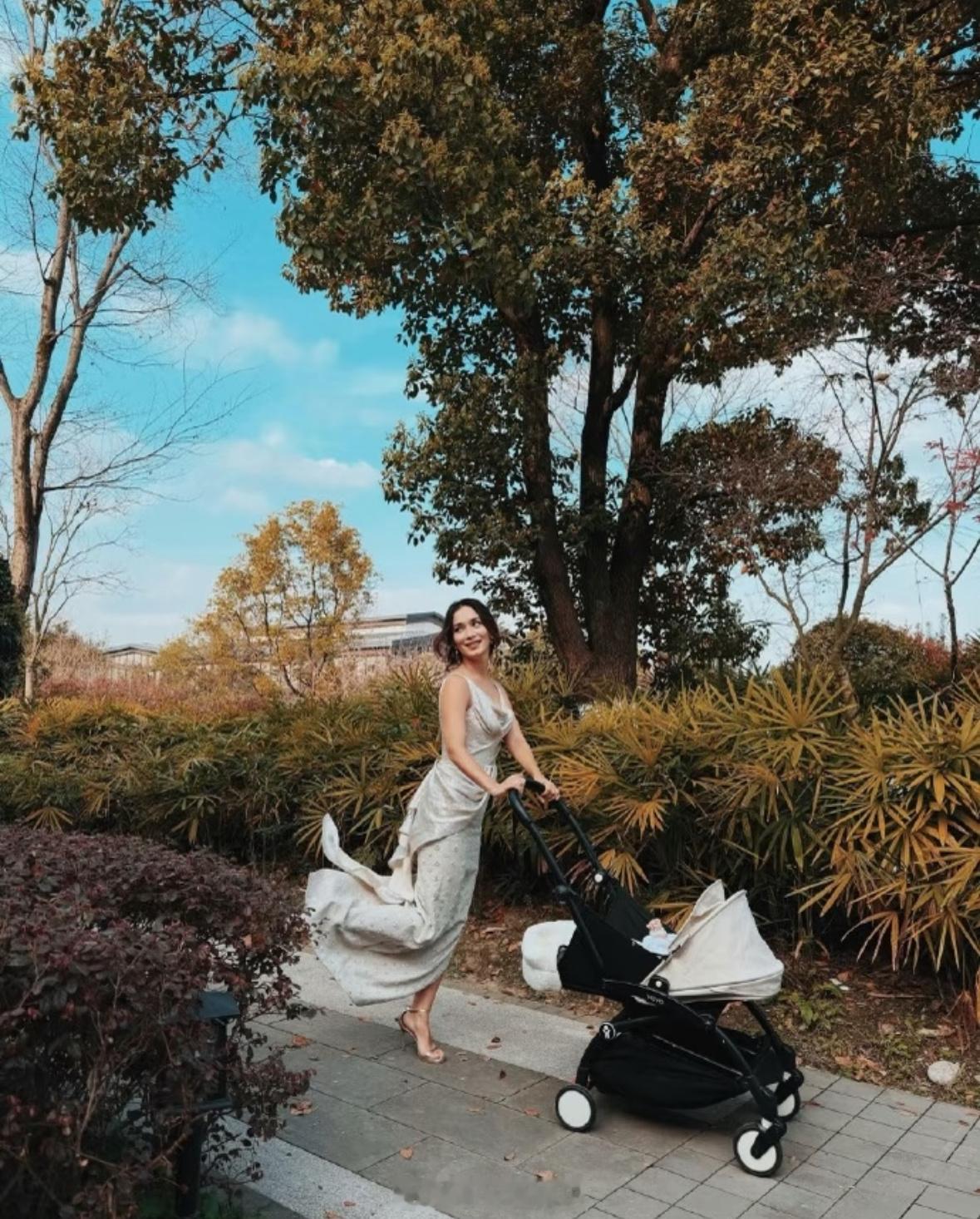 哪一刻你有了当妈的感觉把卢靖姗张踩铃安排在一起畅聊当妈妈的感受的人完全是个天才