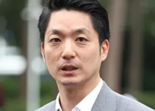 台北市市长、蒋介石曾孙——蒋万安直接把话撂下了！他当着媒体的面斩钉截铁地表示，自