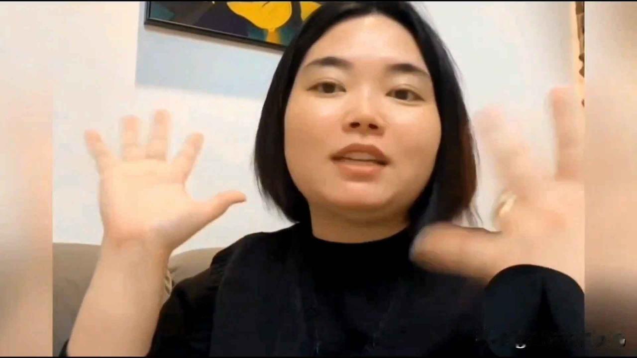 堂嫂近日在直播间里又是一番颠倒黑白，胡说八道。她声称：就过年了，就每天就是等，