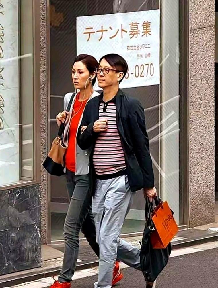 替李嘉欣夫妇发愁？真是想多了。很多人盯着她家信托基金每月200万，算计着连爱