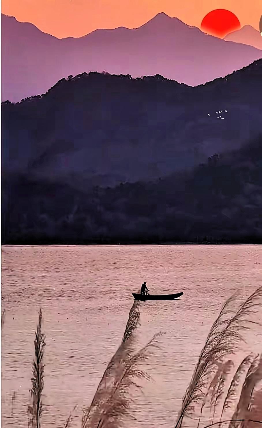 越活越明白的一个道理：少吃、多睡，不要和任何人走的太近。闲事少管，是非远离