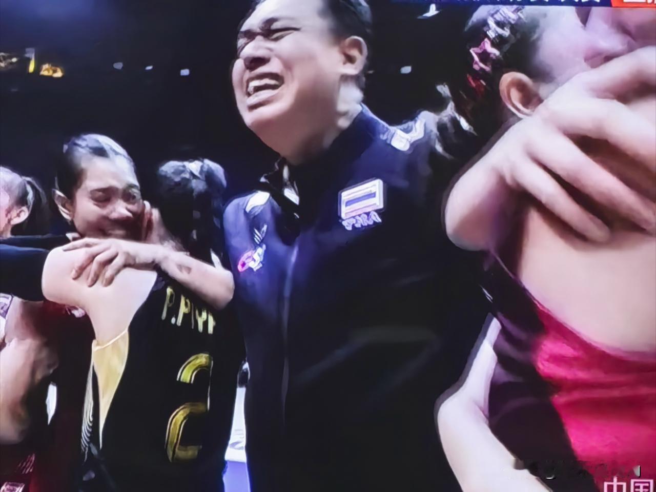 中国女排输球原因不说你也知道。女排亚锦赛决赛，中国队在拥有天时地利人和的主场优