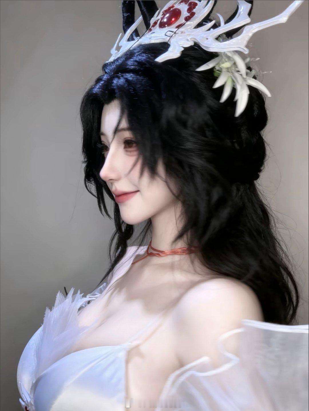 放假咯，五一咯，休息五天咯。