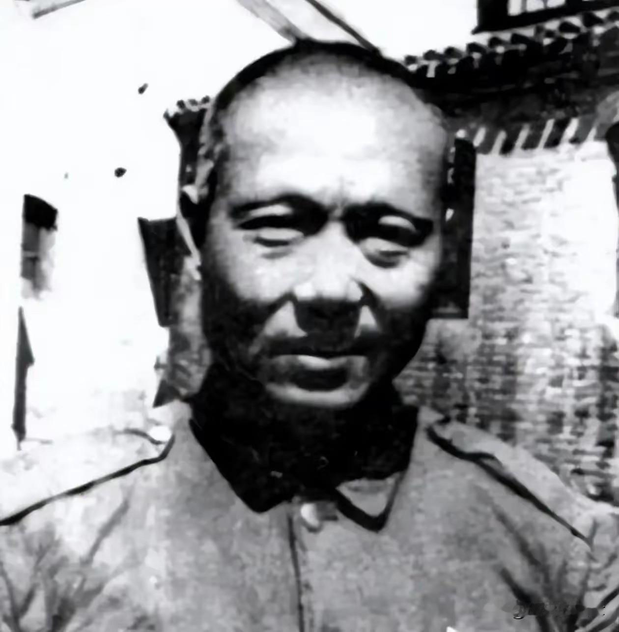 1959年鸿宾楼饭局！傅作义苦等40分钟，陈长捷进门一句冷话，道尽十年心结