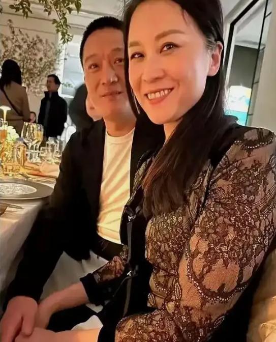 爱泼斯坦那份肮脏的名单终于彻底曝光了。名单里全是欧美权贵，还藏着一个我们熟悉