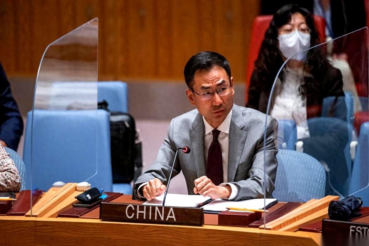 真牛啊，在联合国安理会上，老美直接点名，说我们碳排放高，是“不正当竞争”，要我们