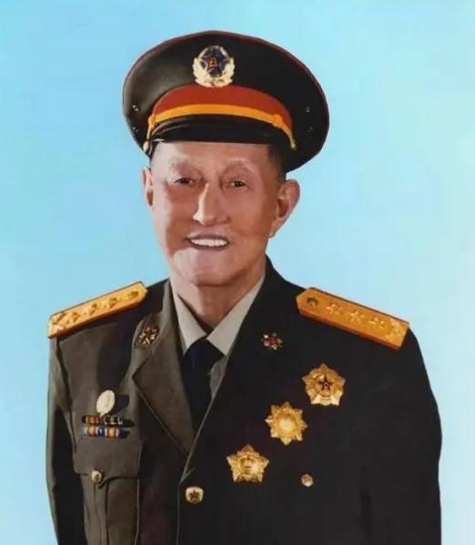 1965年秋，毛主席驻留武汉，韩先楚前来汇报工作。闲聊时主席忽然发问：“洪麻子怎