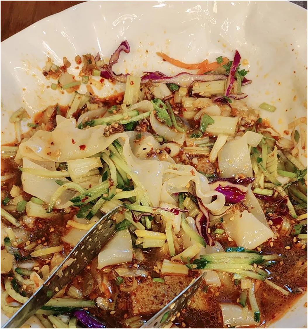 内蒙大拉皮和陕西的完全不一样的风格口味，nice