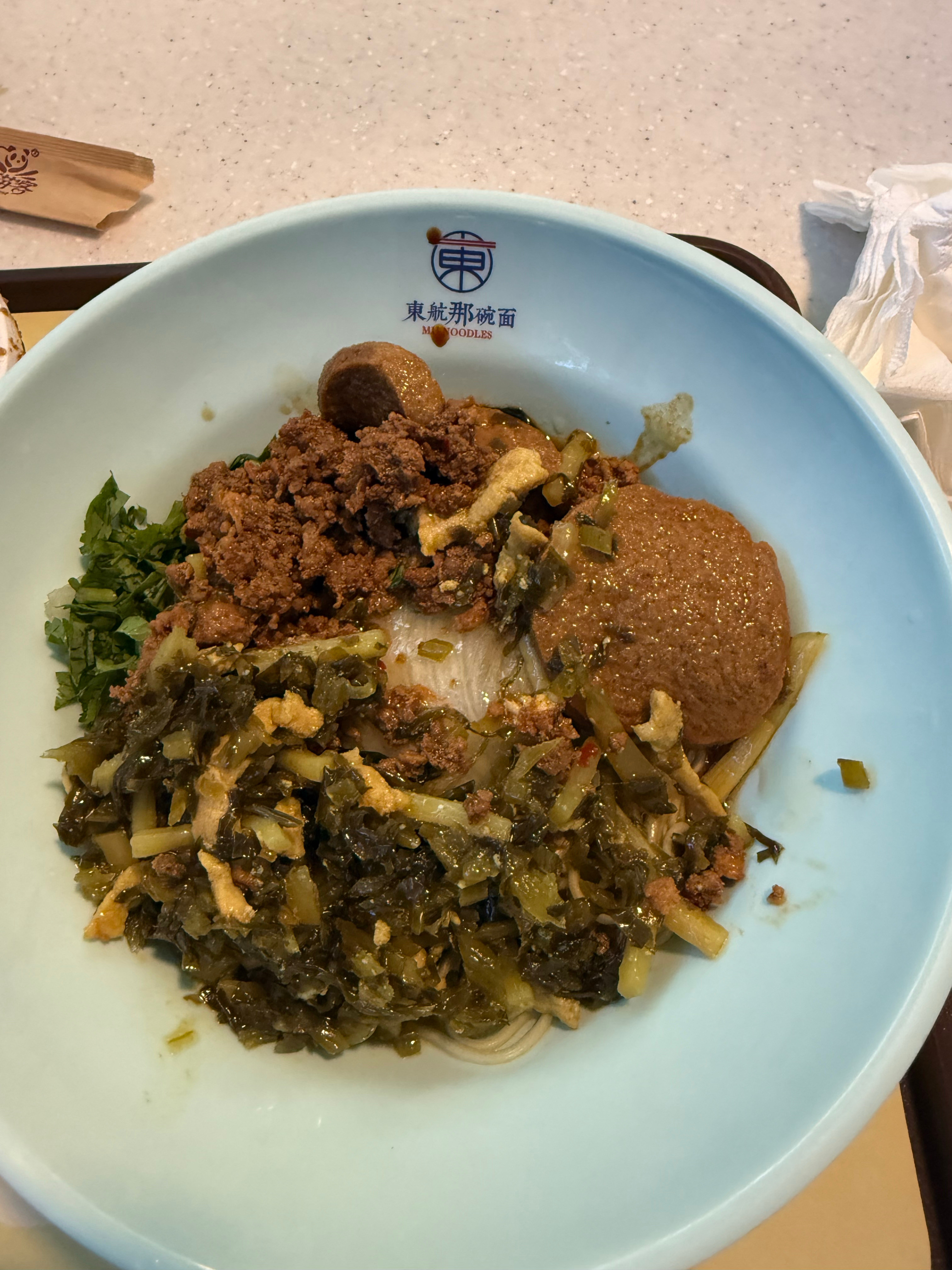 今天早了，东航那碗面和那杯咖啡​​​