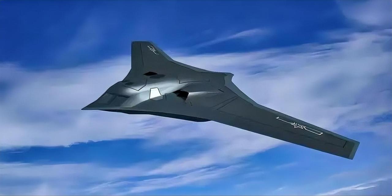 中国版的“B-2”在美国头顶拉响了警报！美媒紧急披露，中国一款酷似B-2、翼展4