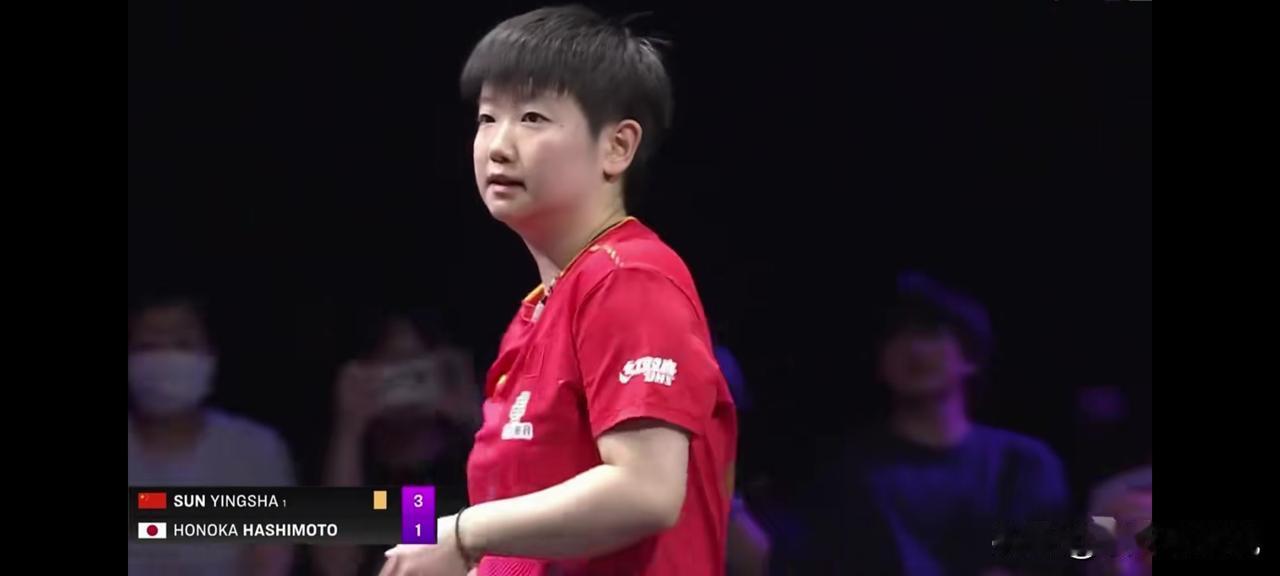 莱维谈孙颖莎:打团体赛时从不犯轴，和单打比赛时完全不一样。刚开始听到他说这