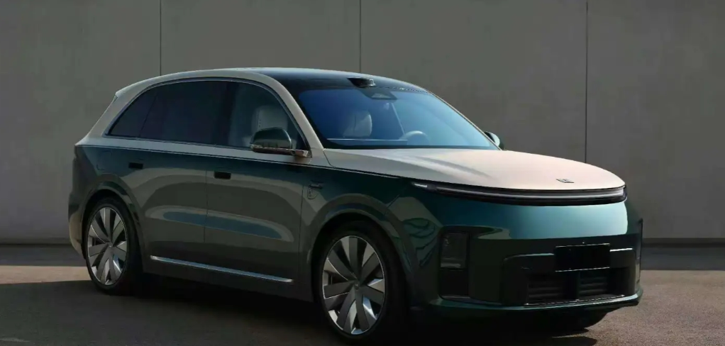 家人们！刚刷到全新理想L8的工信部公告，直接DNA动了！