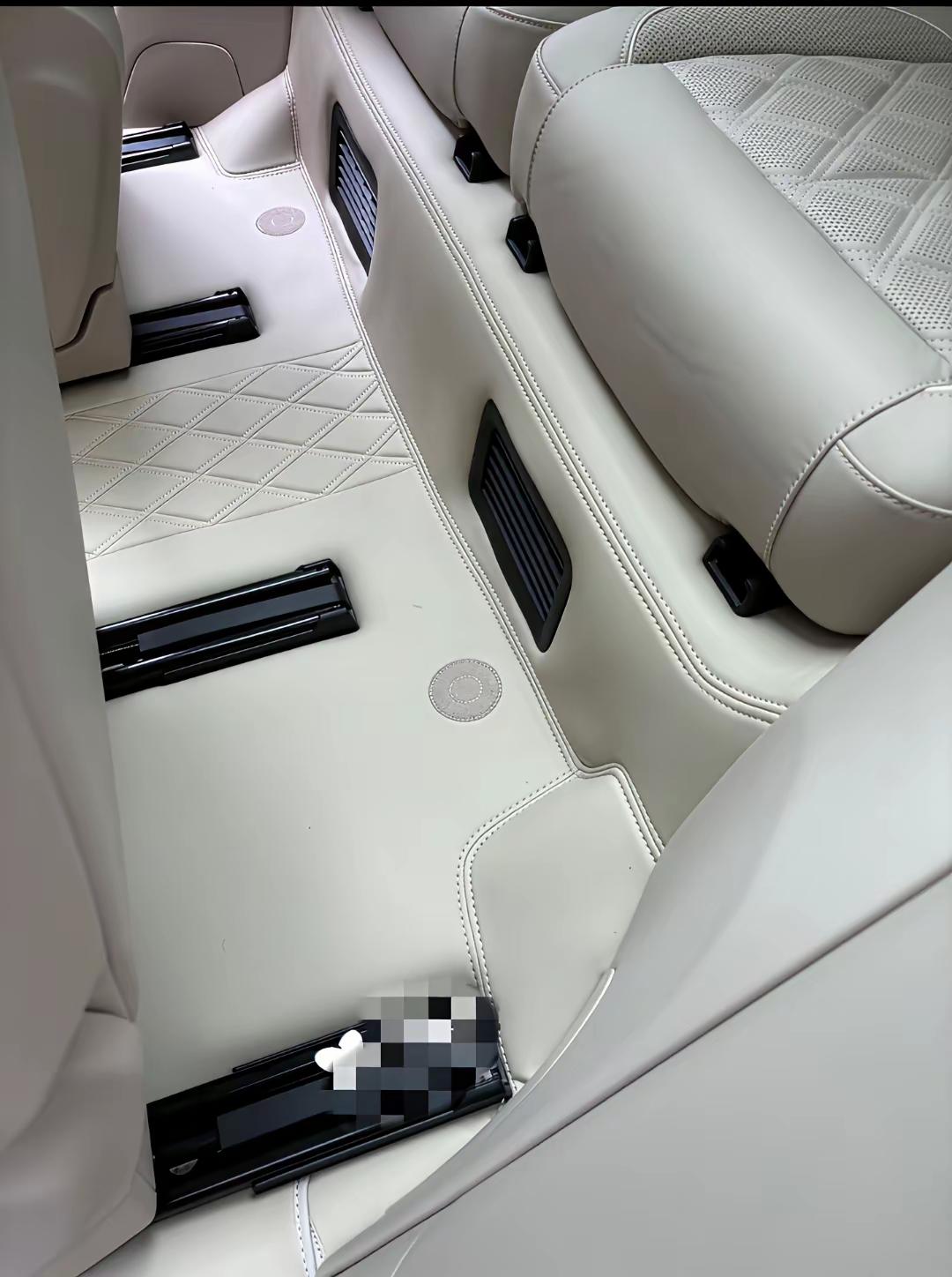 这是什么车啊，看内饰挺好的